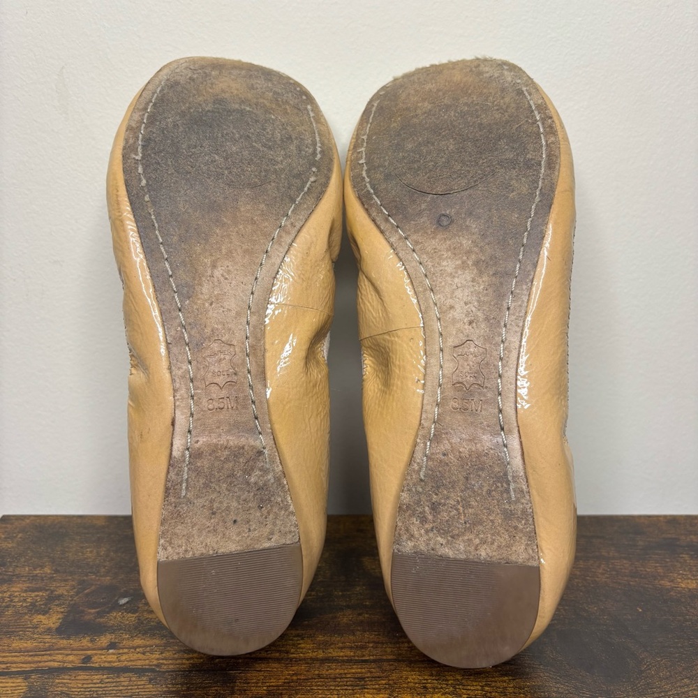 Tory Burch Shoes Tan Beige Ballet Flats with Classic Gold Logo Womens Size 8.5 - Picture 9 of 9